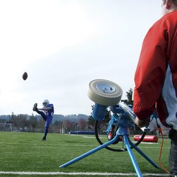 JUGS Field General Football Machine